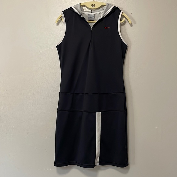 Nike Dresses & Skirts - NIKE Adorable, comfortable Nike dress. Size small 4-6